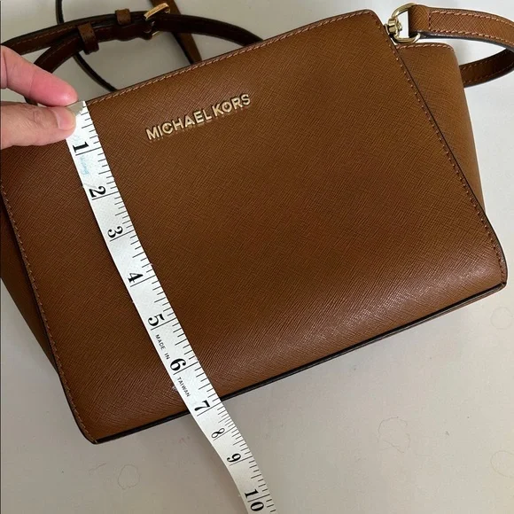 Michael Kors Tan Satchel/ Crossbody Bag - Picture 12 of 12